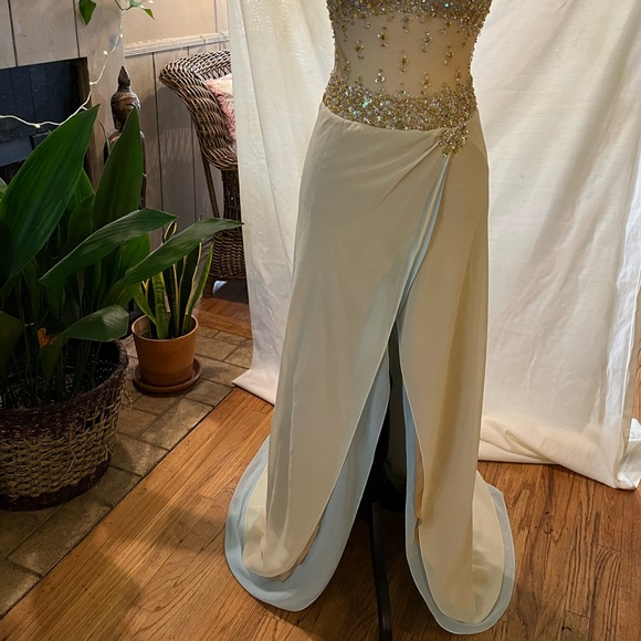 Vintage sheer beaded halter gown ✨ - Picture 5 of 13